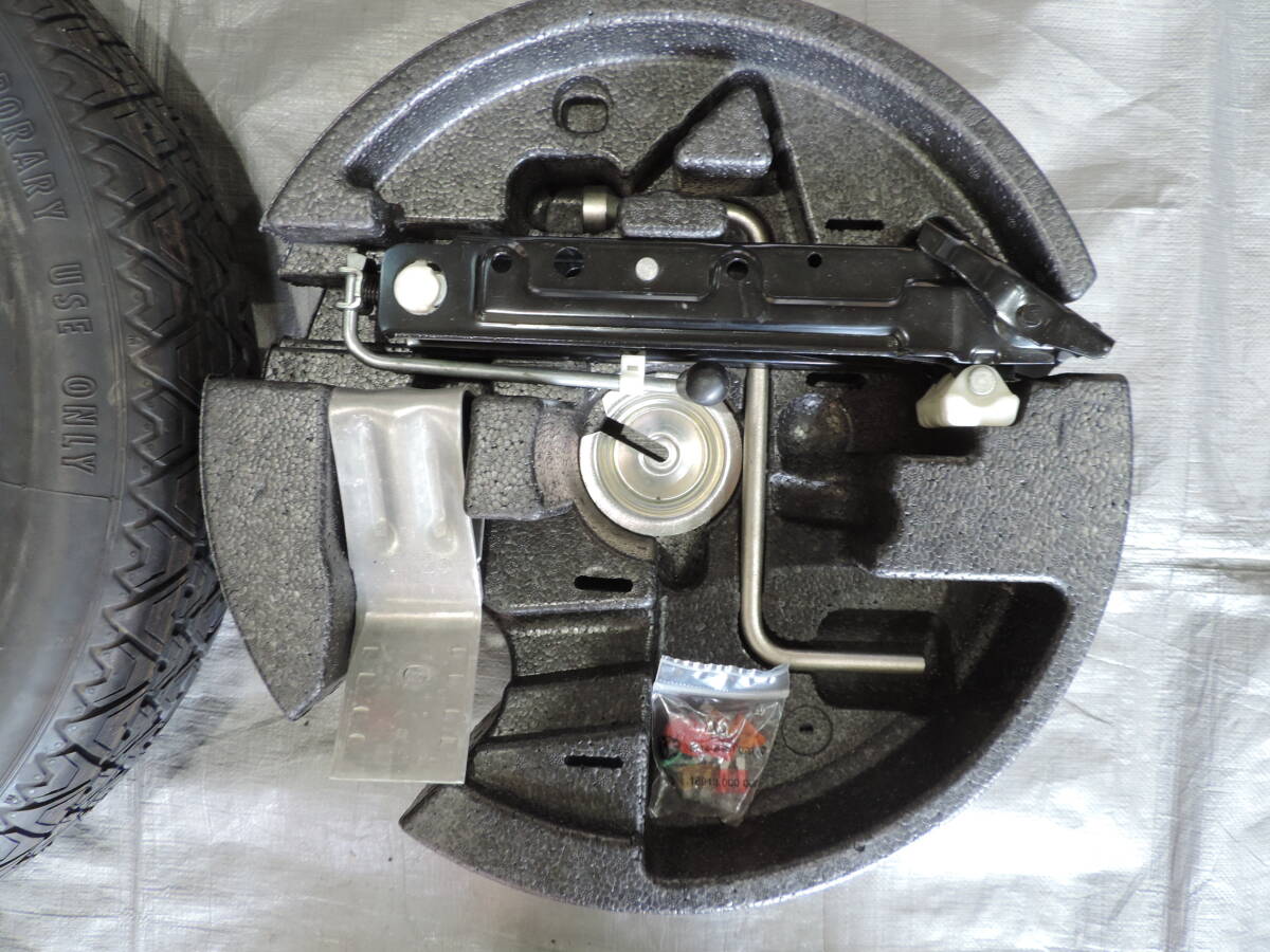 6【中古品】☆希少☆ BMW 5シリーズ E60 E61 純正 オプション スペアタイヤ 工具セット 応急タイヤ パンク コンチネンタル 135/80R17 102M_画像6