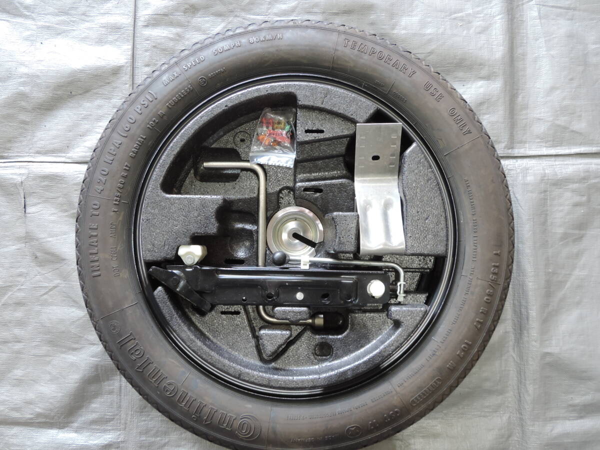 6【中古品】☆希少☆ BMW 5シリーズ E60 E61 純正 オプション スペアタイヤ 工具セット 応急タイヤ パンク コンチネンタル 135/80R17 102M_画像7