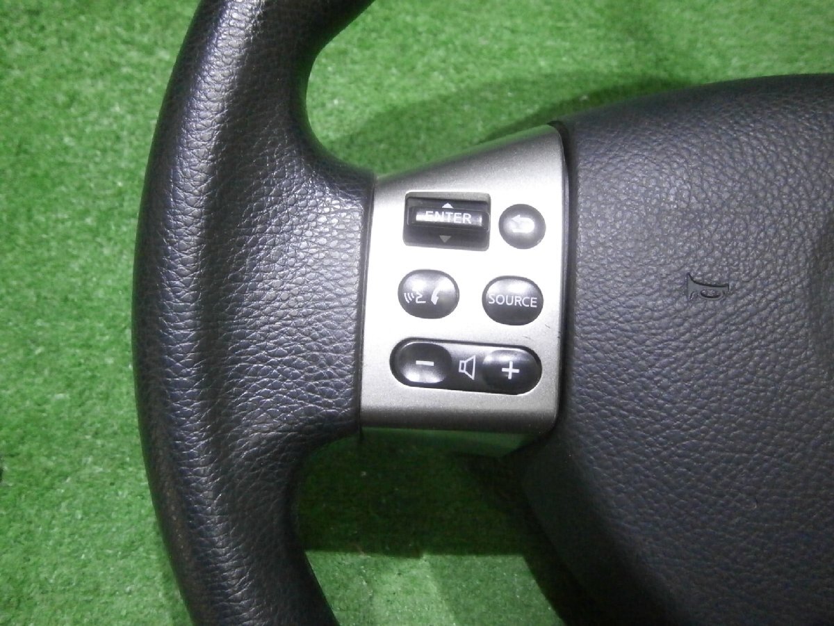 日産 ティーダ NC11 ステアリングハンドル_画像4