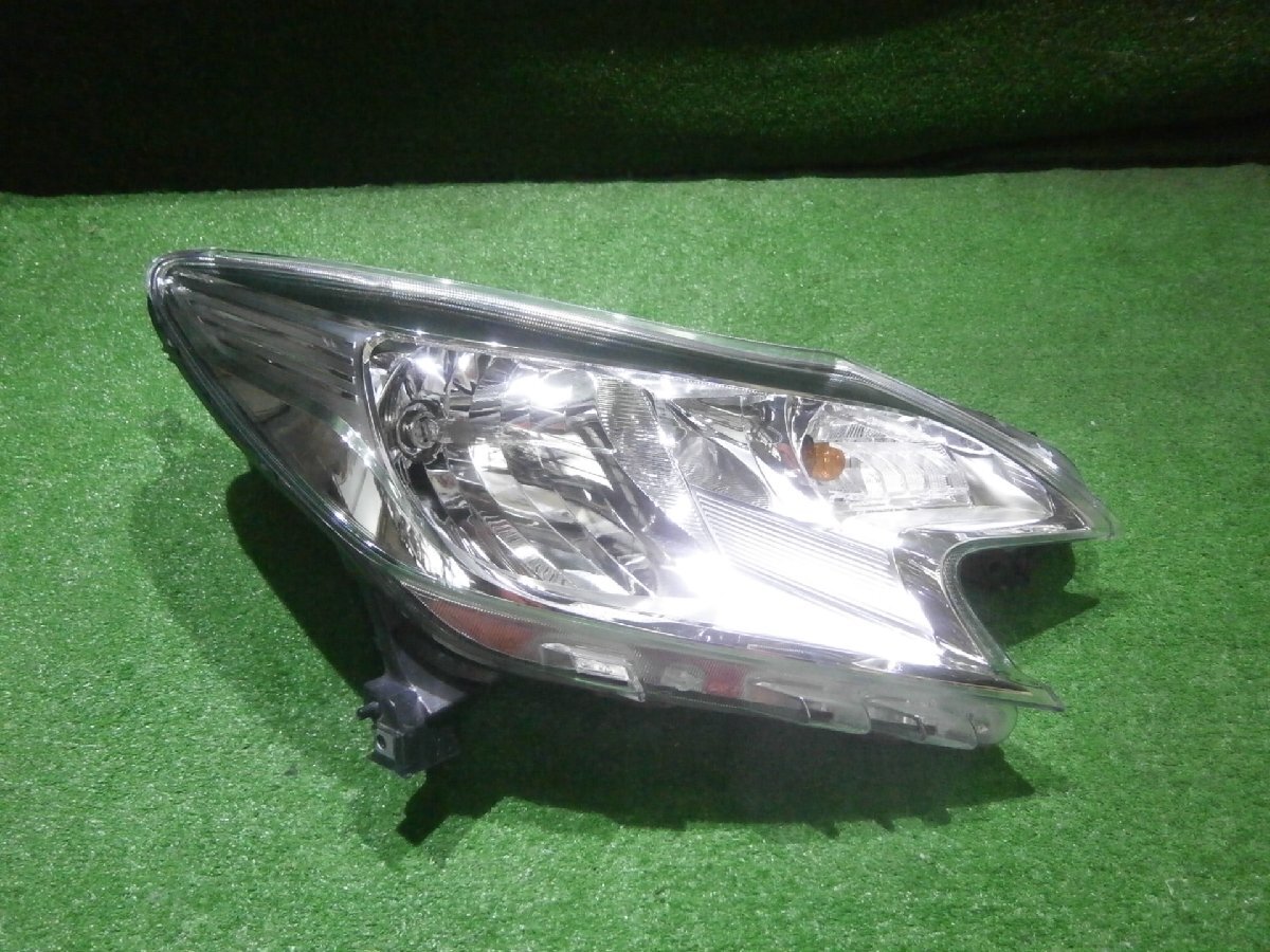 日産 ノート E12 右ヘッドライト_画像1
