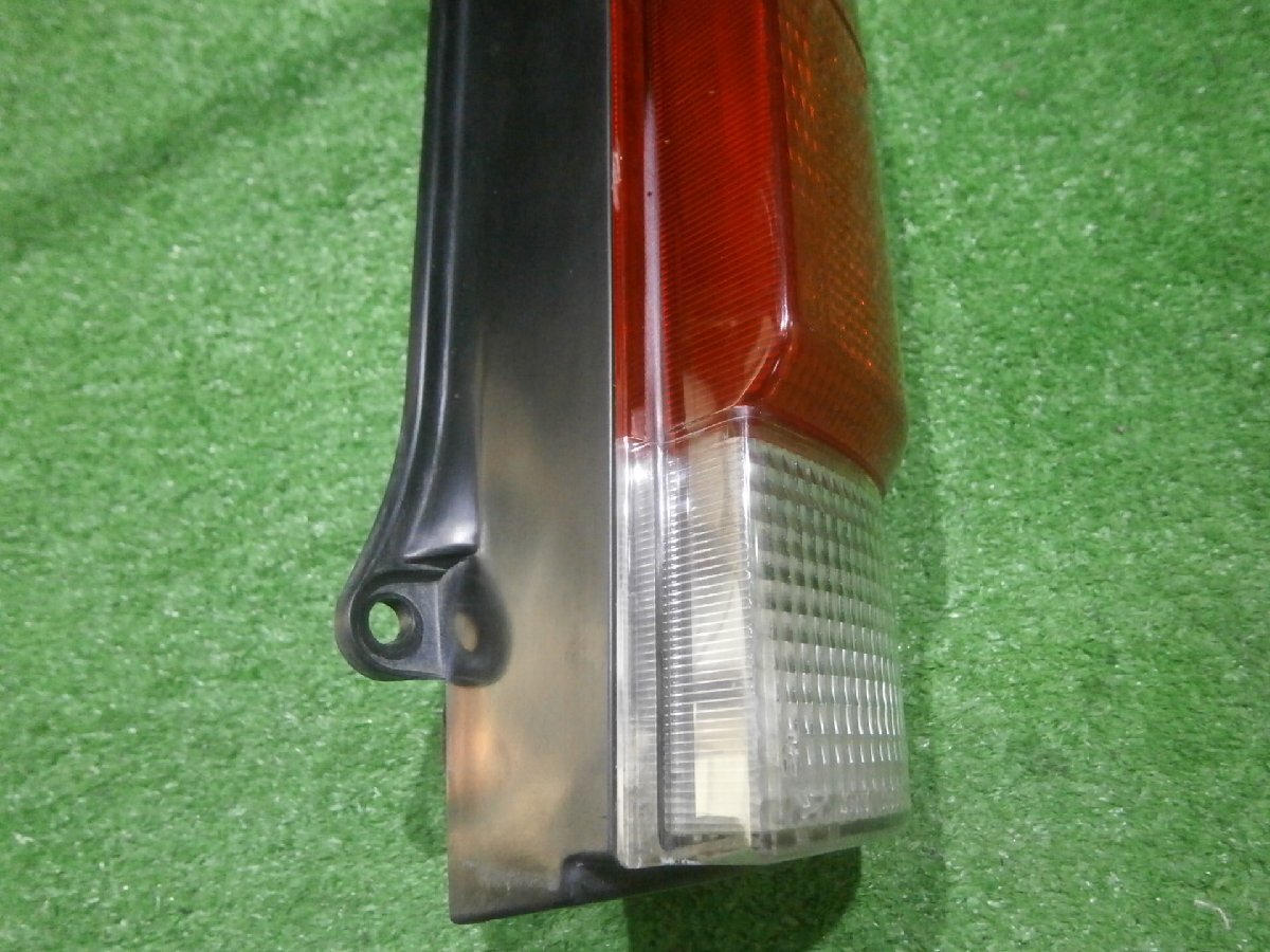 ダイハツ　アトレー　S230G　右テールランプ_画像7