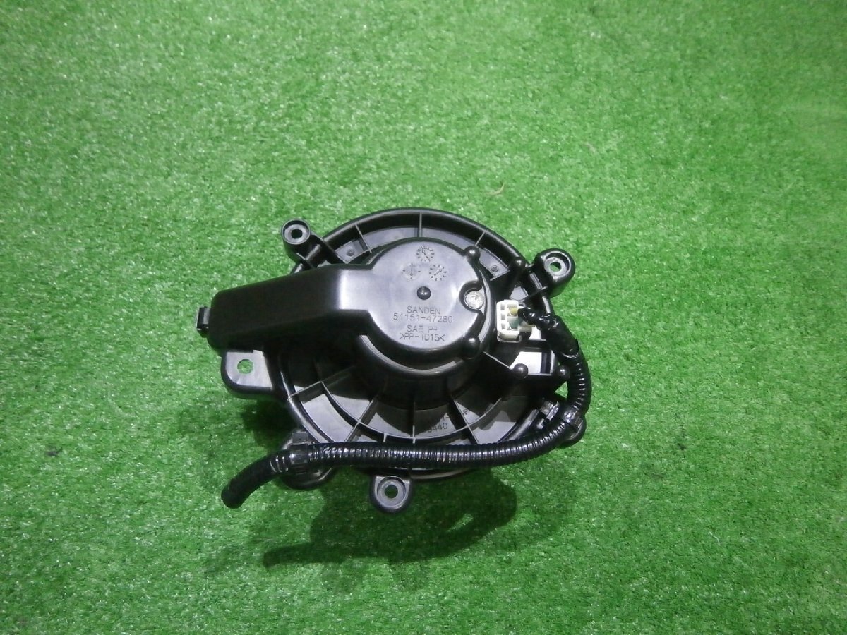 三菱　ミニキャブ　DS17V ヒーターモーター_画像1