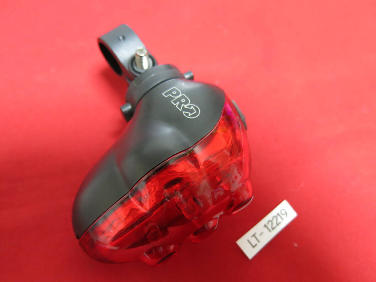 LT-12219 リアライト赤　PRO 電池入　LED 点灯　3種類の光り方　中古　シートステー取り付け　_画像1
