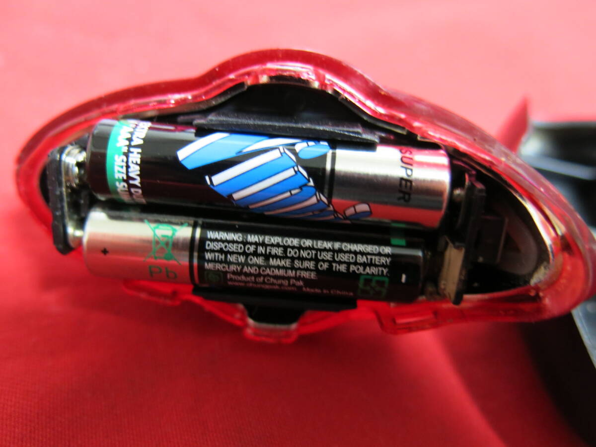 LT-12219 リアライト赤　PRO 電池入　LED 点灯　3種類の光り方　中古　シートステー取り付け　_画像4