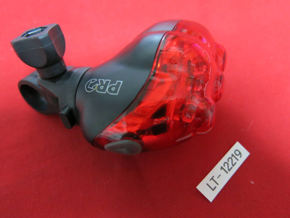 LT-12219 リアライト赤　PRO 電池入　LED 点灯　3種類の光り方　中古　シートステー取り付け　_画像2