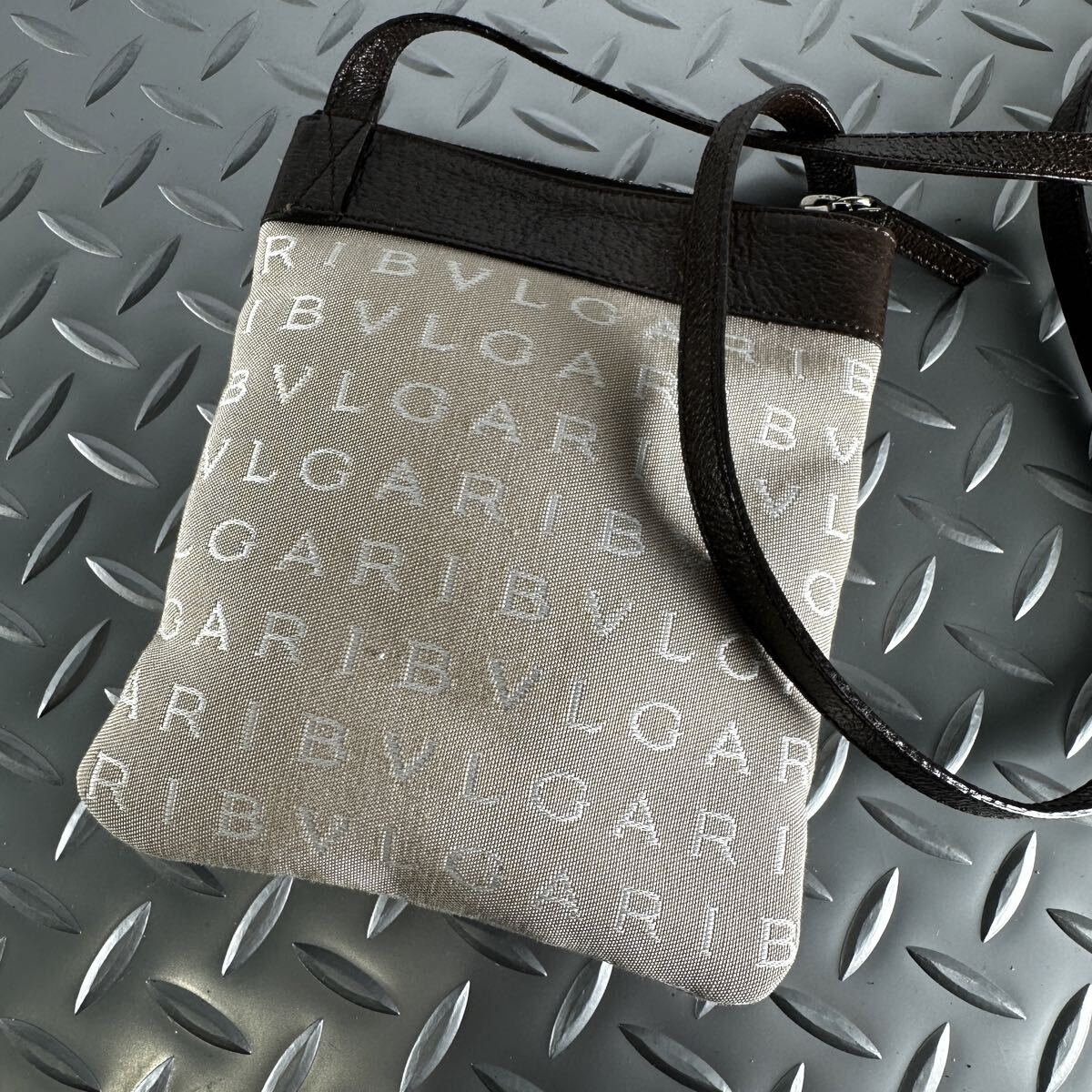 1 иен # превосходный товар #BVLGARI BVLGARY # сумка на плечо sakoshu Logo любитель наклонный .. небольшая сумочка парусина кожа женский мужской 