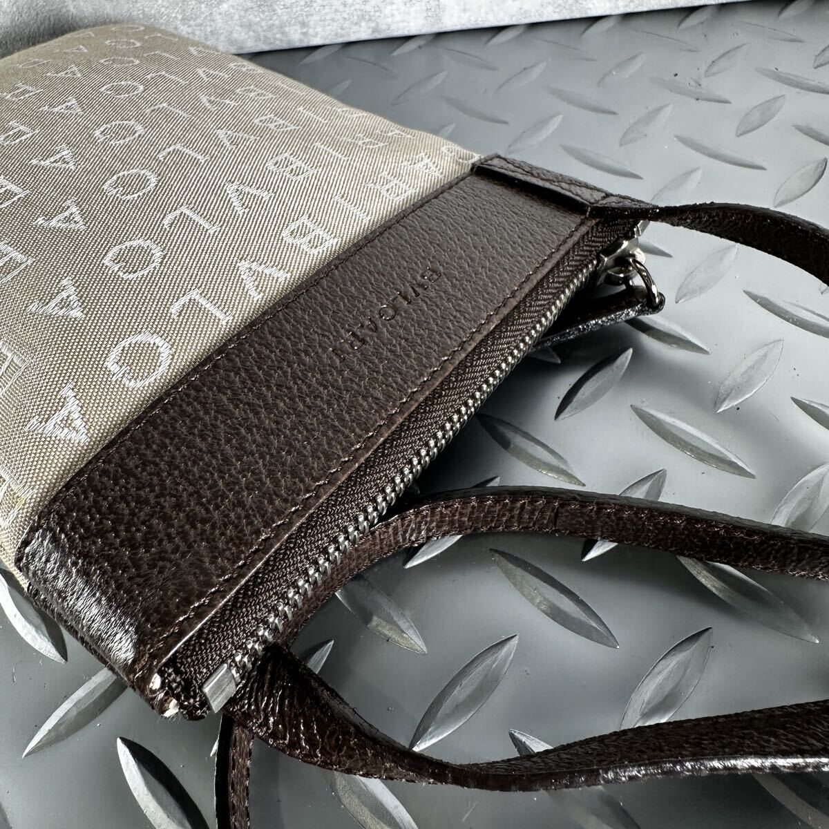 1 иен # превосходный товар #BVLGARI BVLGARY # сумка на плечо sakoshu Logo любитель наклонный .. небольшая сумочка парусина кожа женский мужской 