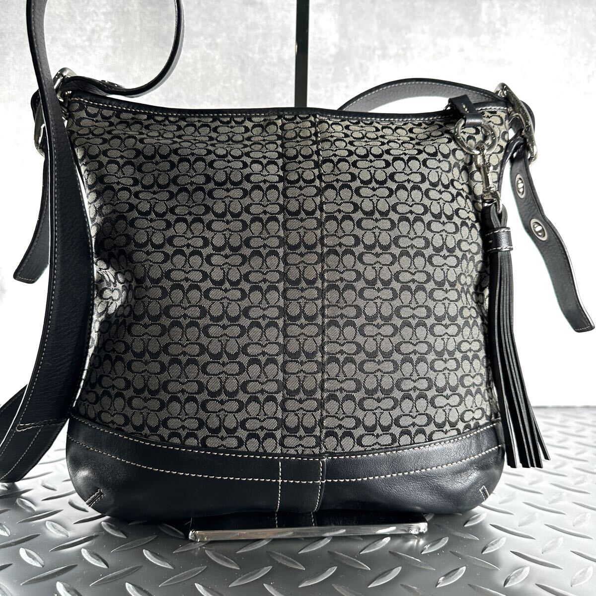 1円■COACH コーチ■ショルダーバッグ ビジネスバッグ メンズ 本革 レディース レザー×キャンバス ブラック 黒 クロスボディ 斜め掛け_画像2