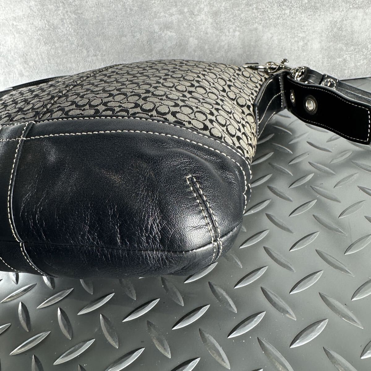 1円■COACH コーチ■ショルダーバッグ ビジネスバッグ メンズ 本革 レディース レザー×キャンバス ブラック 黒 クロスボディ 斜め掛け_画像4