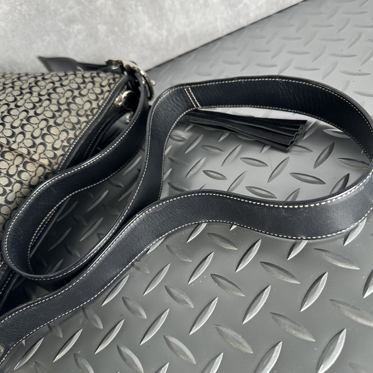 1円■COACH コーチ■ショルダーバッグ ビジネスバッグ メンズ 本革 レディース レザー×キャンバス ブラック 黒 クロスボディ 斜め掛け_画像5