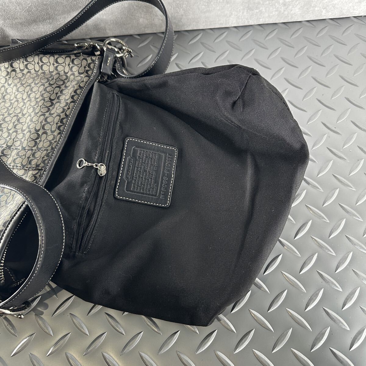 1円■COACH コーチ■ショルダーバッグ ビジネスバッグ メンズ 本革 レディース レザー×キャンバス ブラック 黒 クロスボディ 斜め掛け_画像6