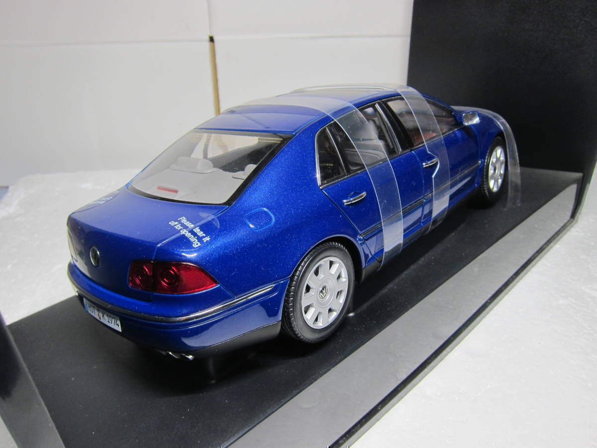 1/18 オートアート フォルクスワーゲン フェートン ブルーパール_画像7