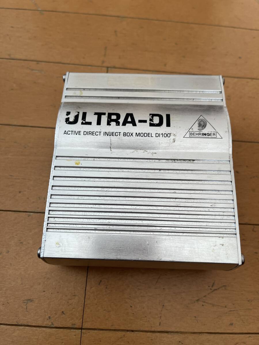 Behringer DI box BEHRINGER DI100 ① Behringer DI box BEHRINGER DI100 ①