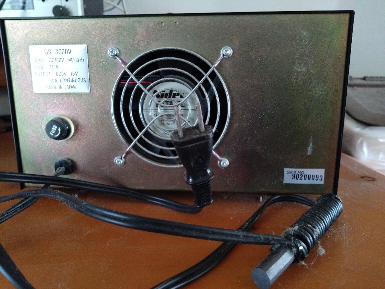 DIAMOND 安定化電源　GS-3000V　30A　動作品_画像2