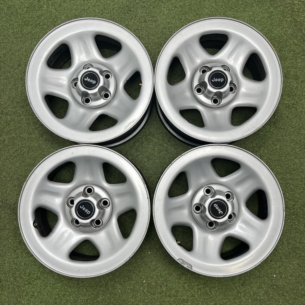 【1721】15インチ 7J Jeep TJラングラー ジープ 純正スチールホイール 15×7J ET+30? PCD114.3 5穴 ハブ径72 中古ホイール4本_画像1