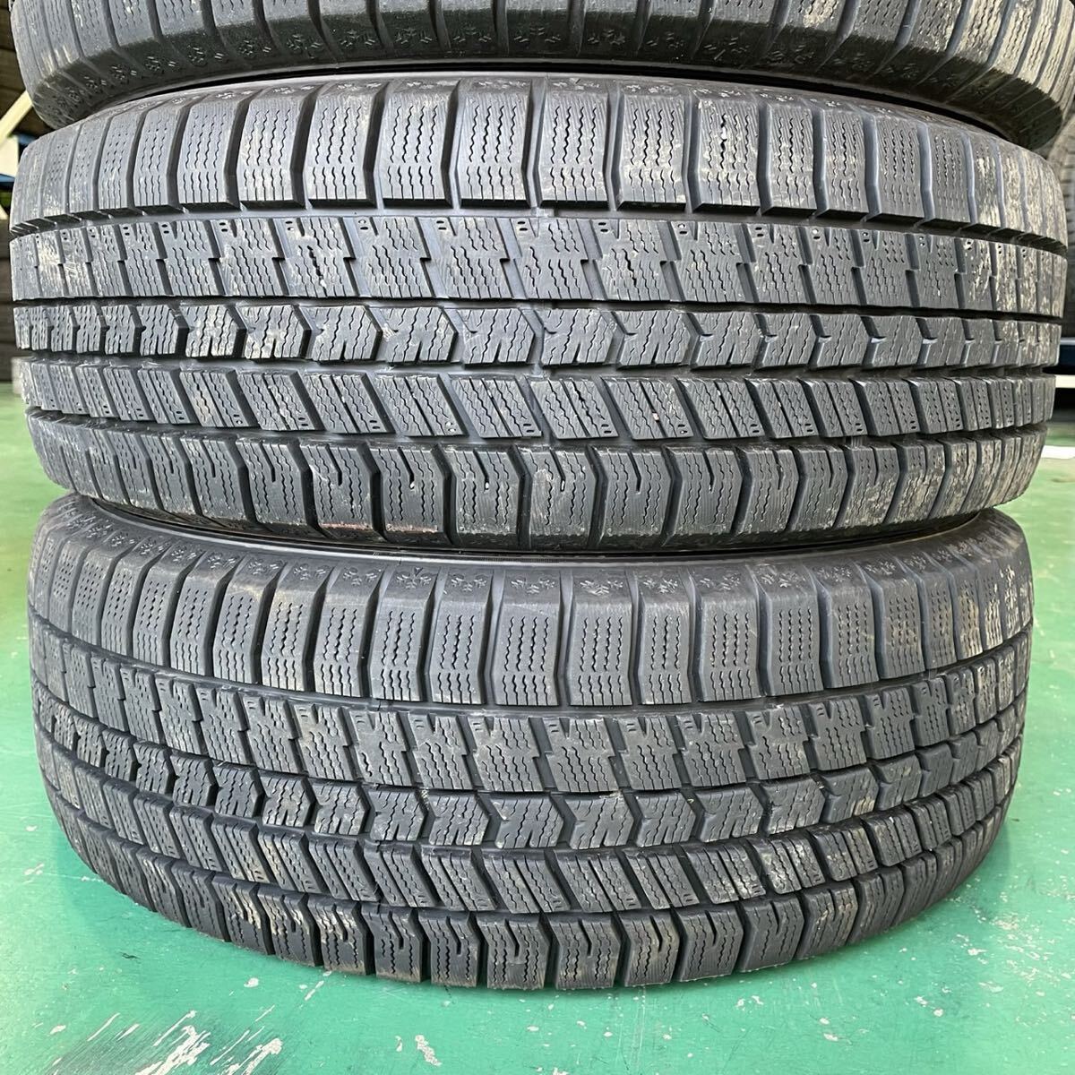 【1738】★バリ溝★スタッドレス★16インチ GOODYEAR 215/60R16 95Q 2021年製 9分山 日本製 冬用タイヤ 中古 4本セット_画像3