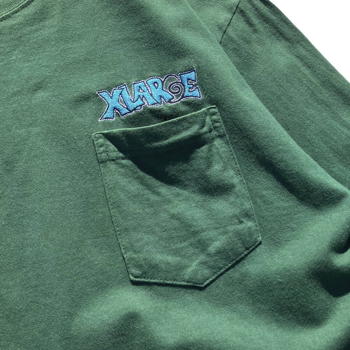 XLARGE ロンT Lサイズ バックプリント グリーン 101224011005 BATHTUB FAIRY L/S POCKET TEE エクストララージ 緑 長袖_画像5