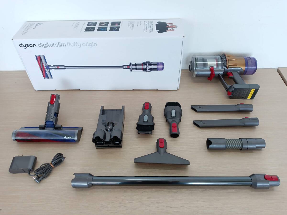 【BE-3611】dyson　ダイソン　SV18　digitalslim　2023年製　コードレスクリーナー　掃除機　ブラケット付き　通電確認済　簡易掃除済_画像1
