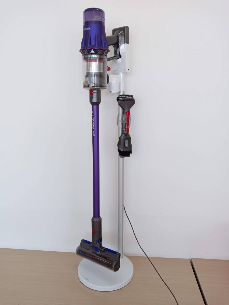 【BE-3628】dyson ダイソン SV18 digitalslim 専用充電ドック付き コードレスクリーナー 掃除機 通電確認済 簡易掃除済_画像4