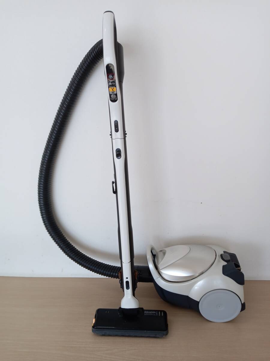 【BE-3651】MITSUBISHI 三菱 TC-FD2B-N 2022年製 紙パック式 電気掃除機 通電確認済 簡易掃除済_画像1