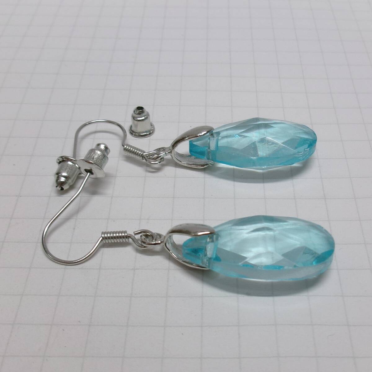 アクリル　ピアス　フックピアス　予備キャッチ1個付き　大網てんとう虫　2556_画像5