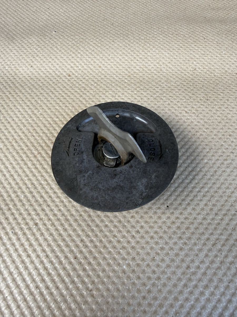 RG500 RG400 GSX-R750 GSX-R1100 общий оригинальный крышка лючка бензобака 