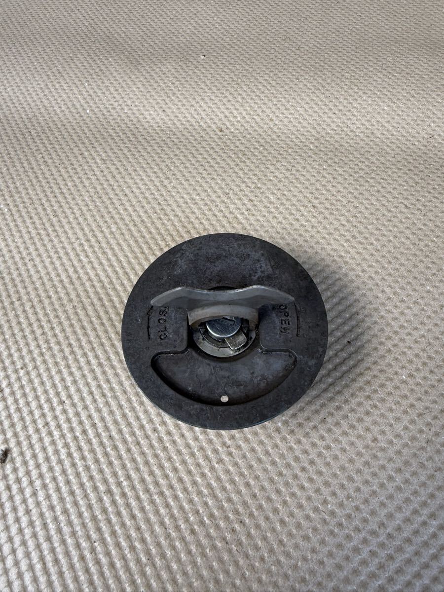 RG500 RG400 GSX-R750 GSX-R1100 общий оригинальный крышка лючка бензобака 