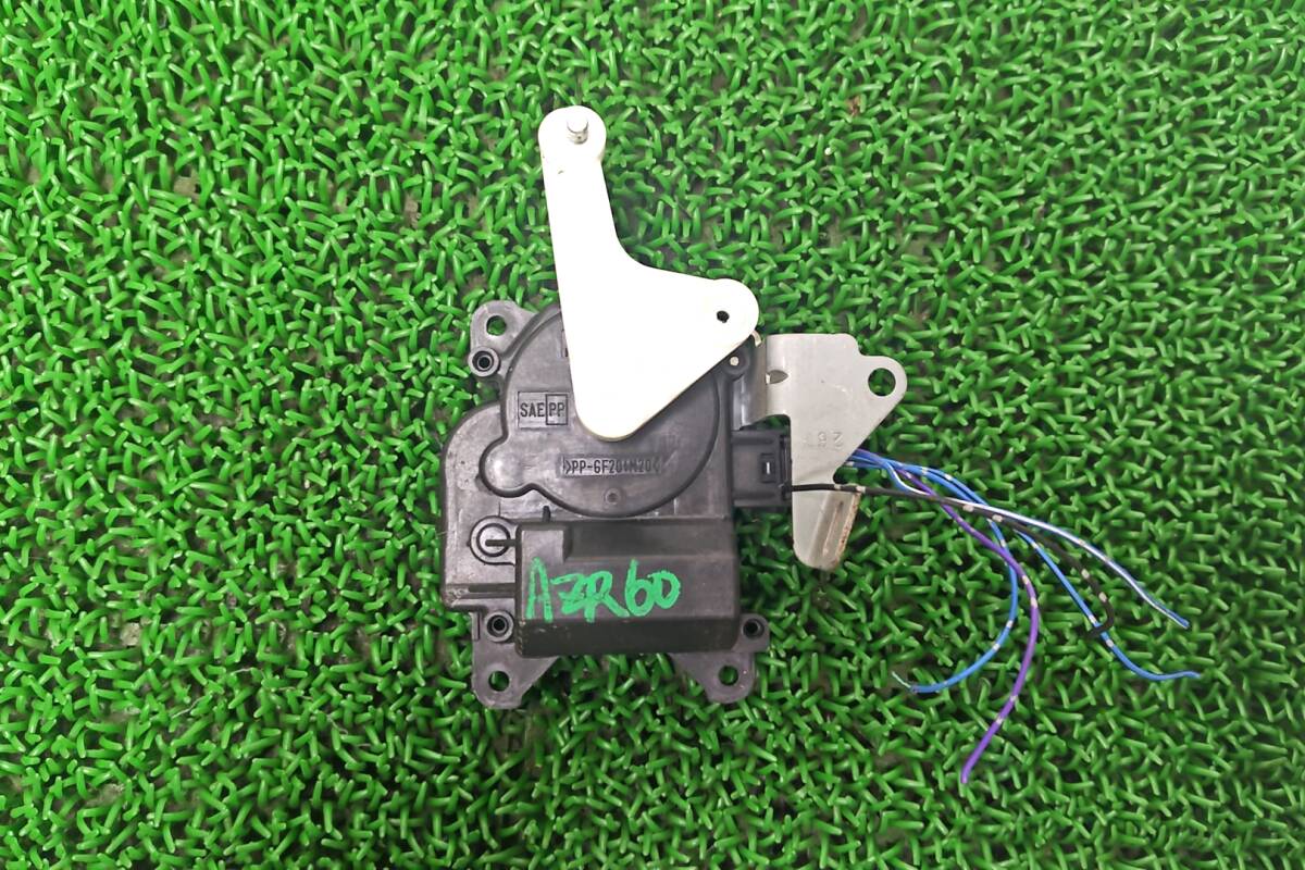 ★送料650円 トヨタ ヴォクシー AZR60 AZR65 純正 エアコンサーボモーター オートエアコン切替フラップサーボモーター 063700-8590_画像1