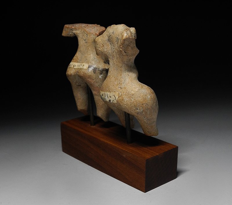 緑屋i■ 時代物 メキシコ 加彩 土器 土偶 人物像 女性像 一対(2点) 台付 メソアメリカ マヤ文明 インカ土器 i9/1114-2/29-6#60_画像2