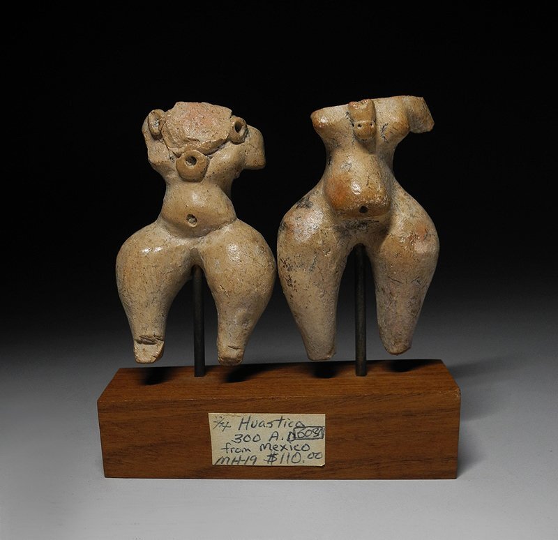 緑屋i■ 時代物 メキシコ 加彩 土器 土偶 人物像 女性像 一対(2点) 台付 メソアメリカ マヤ文明 インカ土器 i9/1114-2/29-6#60_画像1