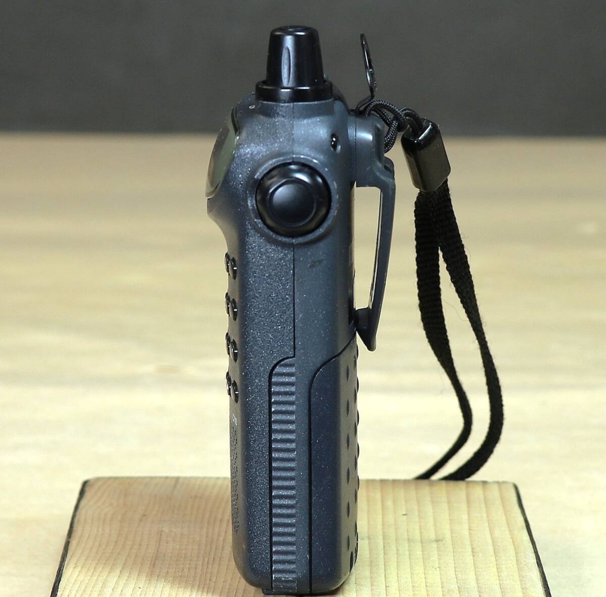 ※美品! STANDARD スタンダード C710 145/430/1200MHz トーンスケルチ・キーボード装備、トリプルハンディー ワイド受信対応(C701)_画像4