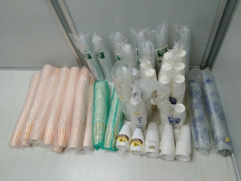 2 未使用品 プラスチック 容器 大量 まとめて HEIKO 紙カップ ペーパーカップ 耐熱紙コップ 透明カップ アサヒビール 使い捨て_画像1