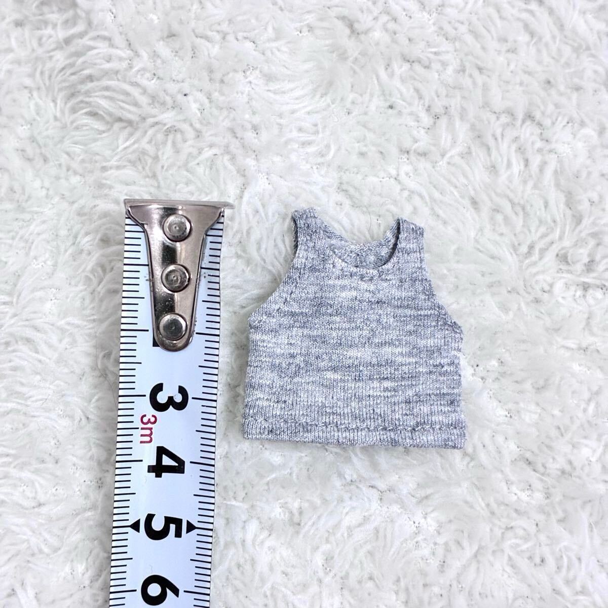 1/12ドール 服 4点セット ニットカーディガン タンクトップ デニムパンツ スニーカー コーデセット 着せ替え 男の子ドール用衣装 シンプル_画像4