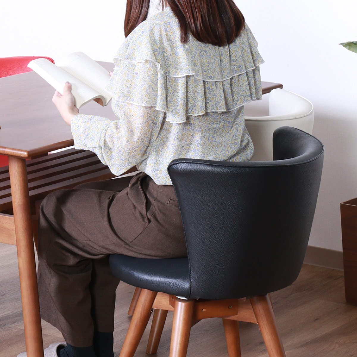 送料無料 ダイニングチェア 座面回転式 天然木ラバーウッド脚部 イス 椅子 食卓 おしゃれ インテリア 幅50cm 座面高40cm ブラック 黒 新品_画像5