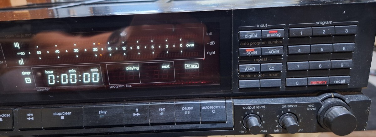 Technics テクニクス SV-D1000 デジタルオーディオテープデッキ DATデッキ 中古ジャンク品_画像3