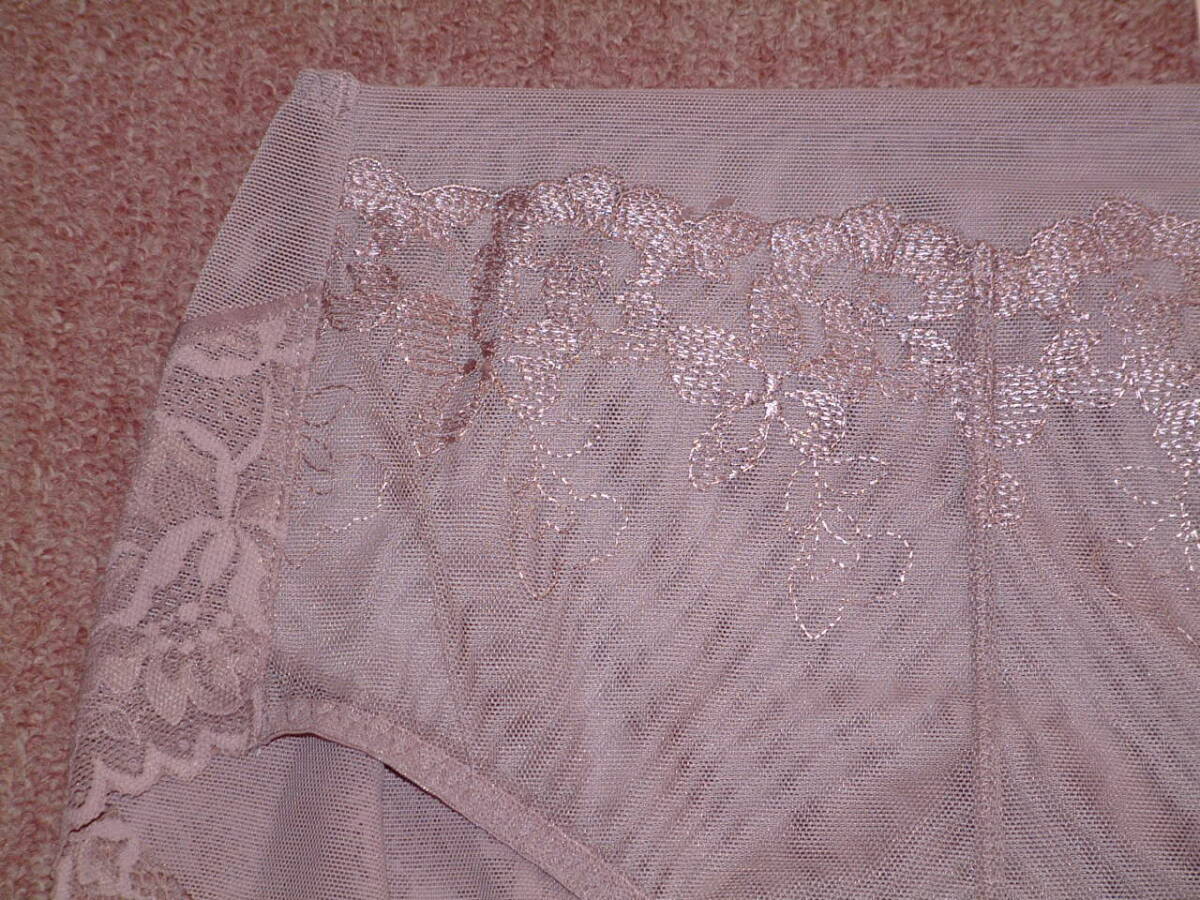 ★送料込み★定価2970円◆トリンプ アモスタイル プチフラットタミー はきこみ深めショーツ Mサイズ AMST1428 Maxi JX M022_画像3