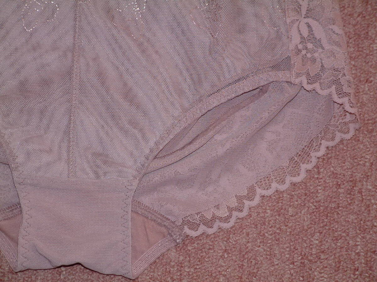 ★送料込み★定価2970円◆トリンプ アモスタイル プチフラットタミー はきこみ深めショーツ Mサイズ AMST1428 Maxi JX M022_画像4