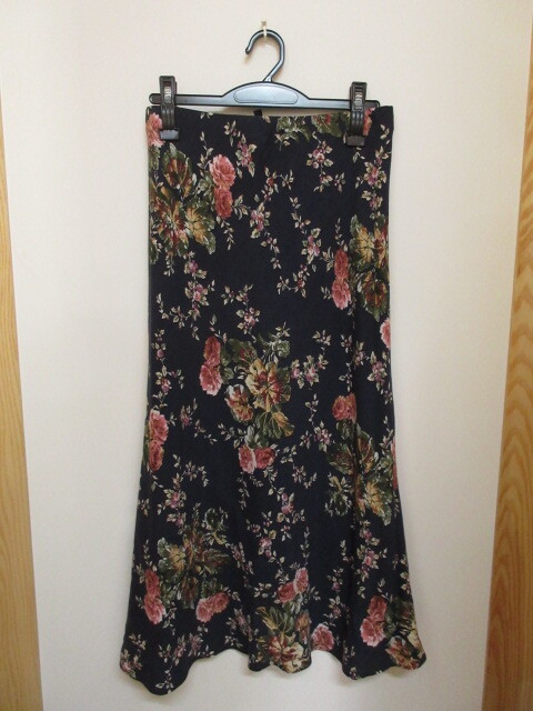 ローラアシュレイ LAURA ASHLEY 花柄 バラ 薔薇 ブーケ ロングスカート 13号 濃紺 美品 ニット ストレッチ ウエストゴム_画像1