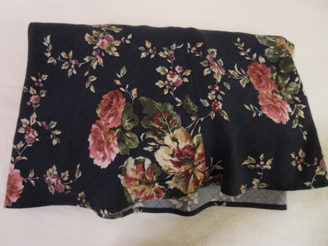 ローラアシュレイ LAURA ASHLEY 花柄 バラ 薔薇 ブーケ ロングスカート 13号 濃紺 美品 ニット ストレッチ ウエストゴム_画像2