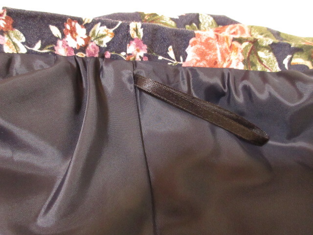 ローラアシュレイ LAURA ASHLEY 花柄 バラ 薔薇 ブーケ ロングスカート 13号 濃紺 美品 ニット ストレッチ ウエストゴム_画像4