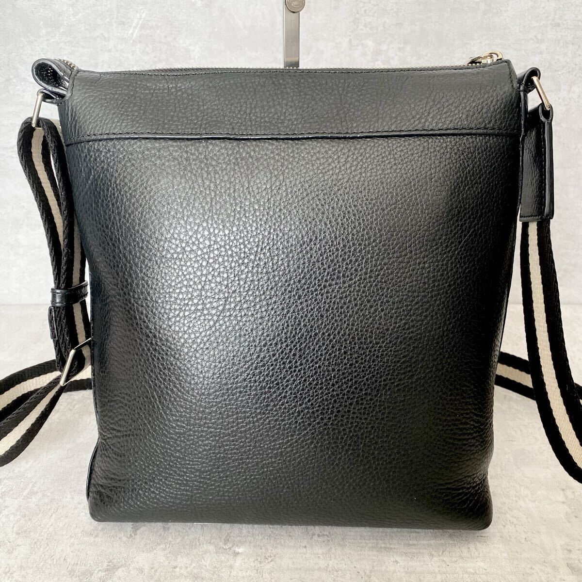 未使用級●希少モデル BALLY バリー メンズ ビジネス ショルダーバッグ サコッシュ ボディ 斜め掛け トレスポ ブラック 黒 ロゴ型押し １円_画像3