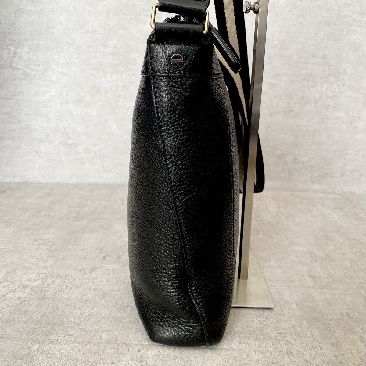 未使用級●希少モデル BALLY バリー メンズ ビジネス ショルダーバッグ サコッシュ ボディ 斜め掛け トレスポ ブラック 黒 ロゴ型押し １円_画像5