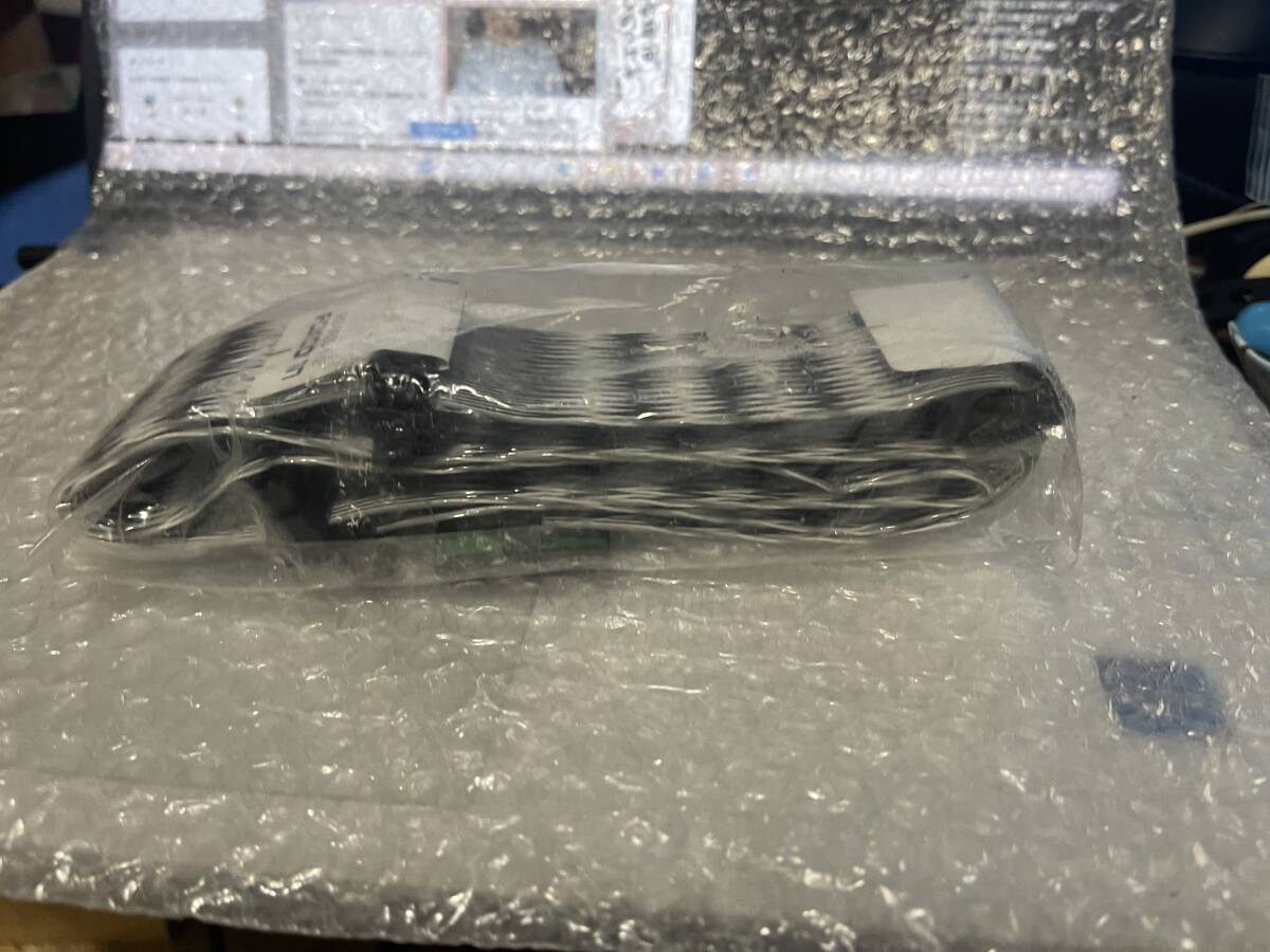 内蔵SCSIケーブル 68pin 1：3　SCSI ケーブル Terminator付　未使用品_画像2