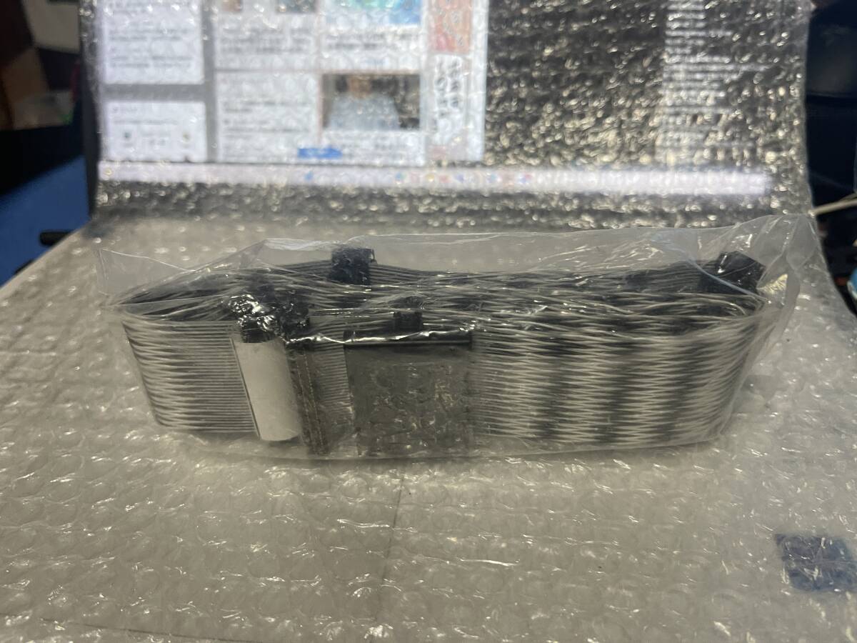 内蔵SCSIケーブル 68pin 1：3　SCSI ケーブル Terminator付　未使用品_画像3
