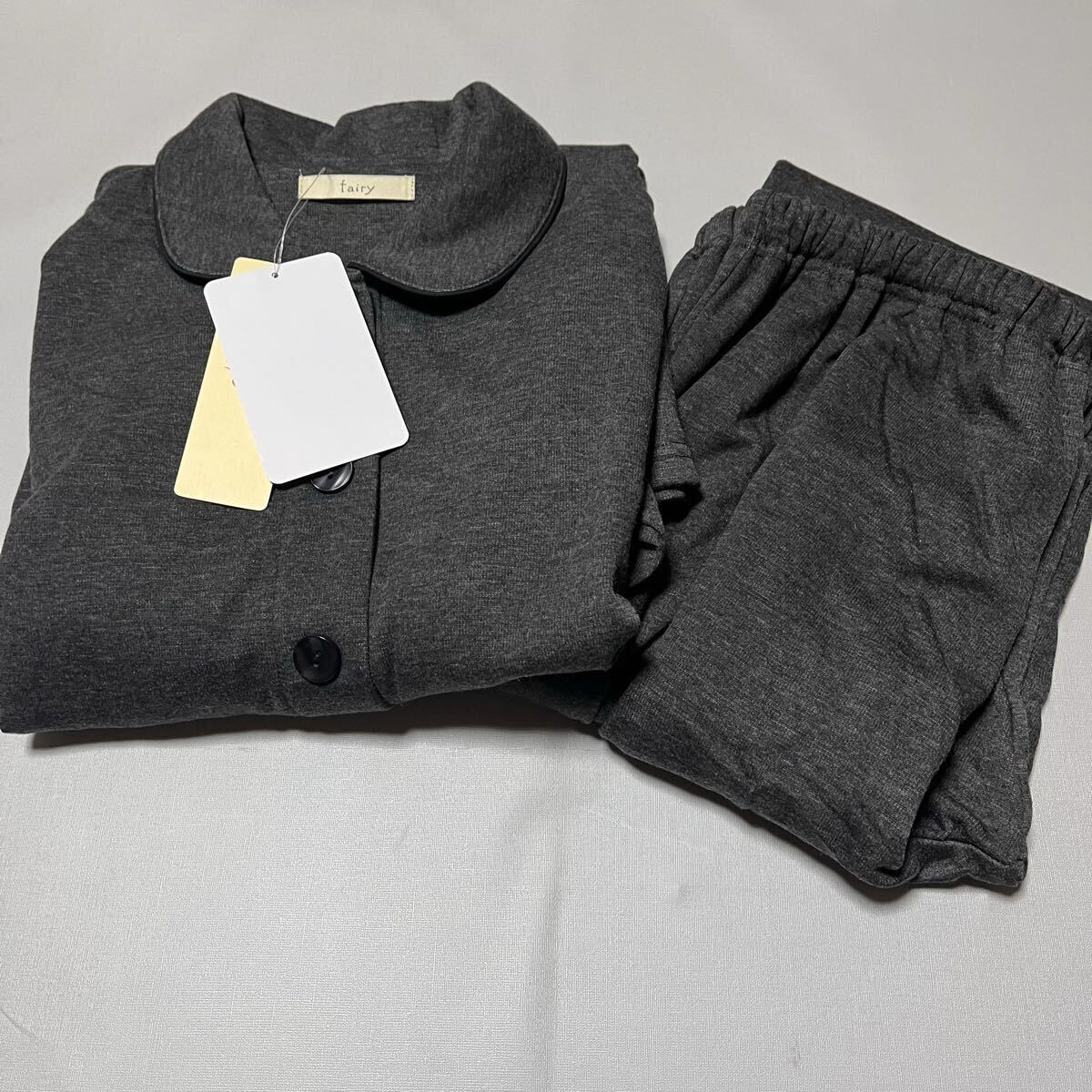 新品未使用 マタニティパジャマ 裏シャギー 裏起毛 犬印本舗 長袖 秋冬 fairy 前開き 授乳しやすい チャコールグレー 出産準備 M〜L_画像6