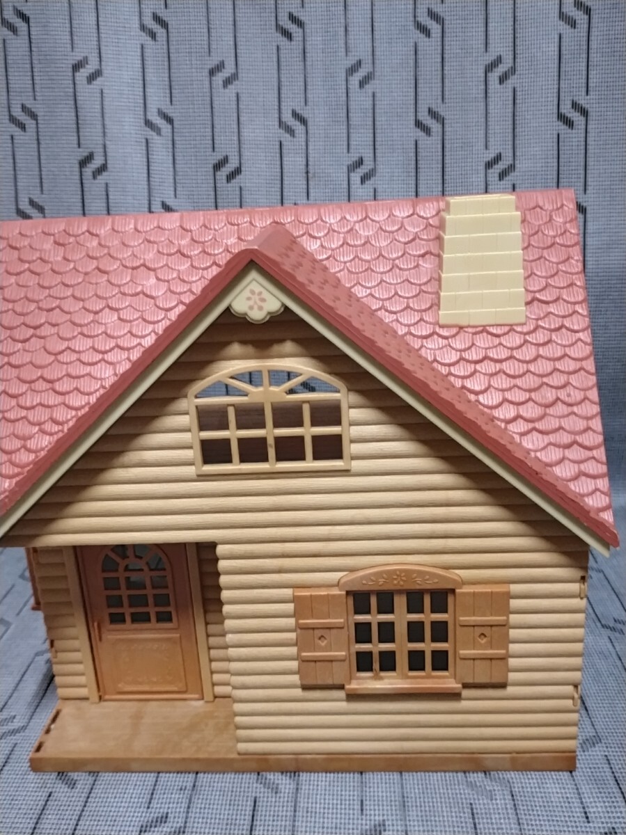 中古品◆シルバニアファミリー 　お家【はじめましてのシルバニアファミリーの丸太のお家＆付属品セット】◆元箱無し_画像1