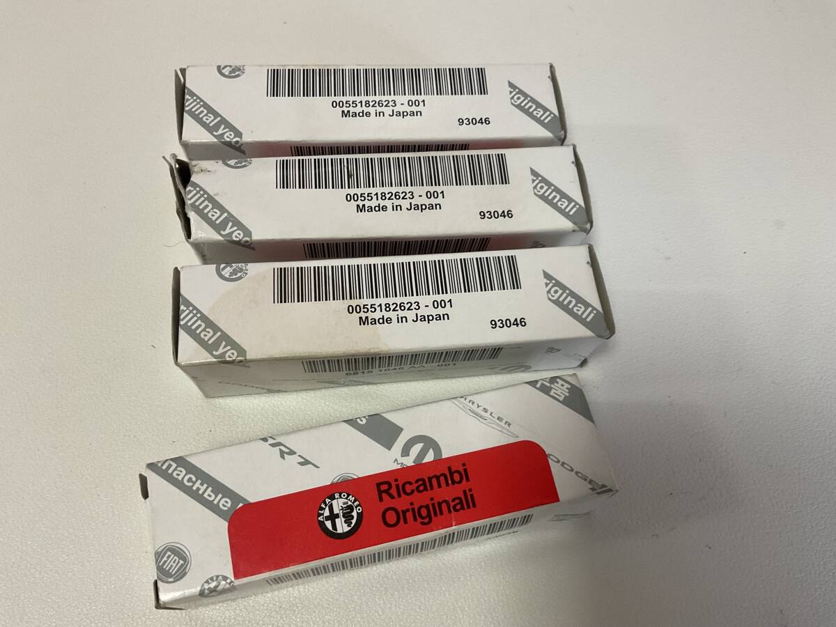 未使用品　アルファロメオ　159/ブレラ　2.2JTS４気筒エンジン　純正NGK スパークプラグ　55182623　４本セット_画像2