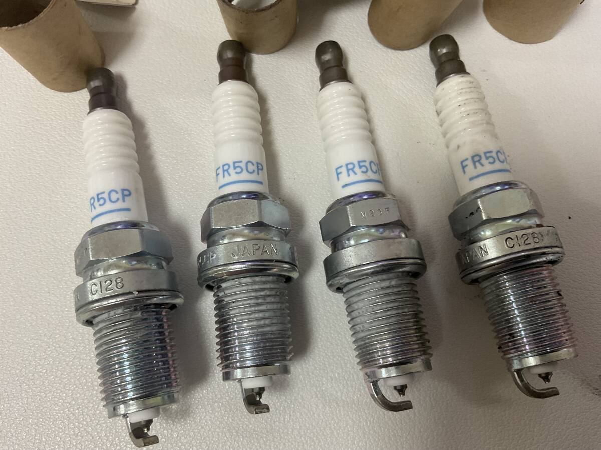 未使用品　アルファロメオ　159/ブレラ　2.2JTS４気筒エンジン　純正NGK スパークプラグ　55182623　４本セット_画像3