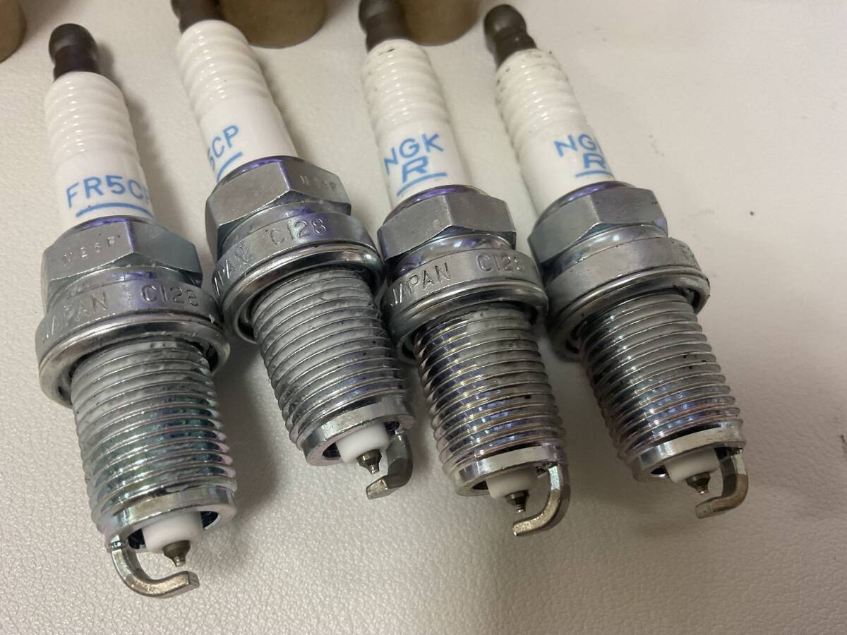 未使用品　アルファロメオ　159/ブレラ　2.2JTS４気筒エンジン　純正NGK スパークプラグ　55182623　４本セット_画像5