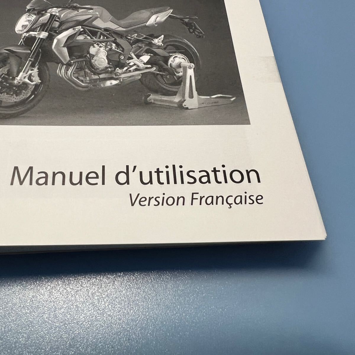 ★MVアグスタ　ブルターレ 675　オーナーズマニュアル　配線図付き　USBメモリ付き　（伊語/英語/仏語/独語/西語） 《送料無料》_画像6